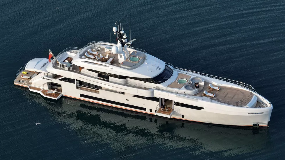 Wider 165 Stern
