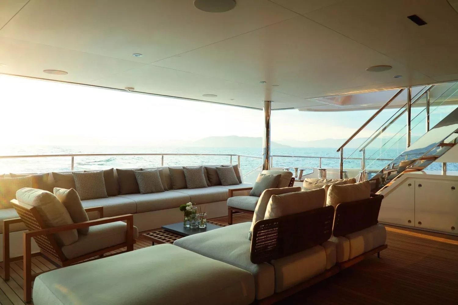 https://dev-api.arconyachts.com/storage/34372/conversions/u0e5LBMCIvkhJjFHtCCigAaSRVkY7hql7q4qLosn-optimize.webp