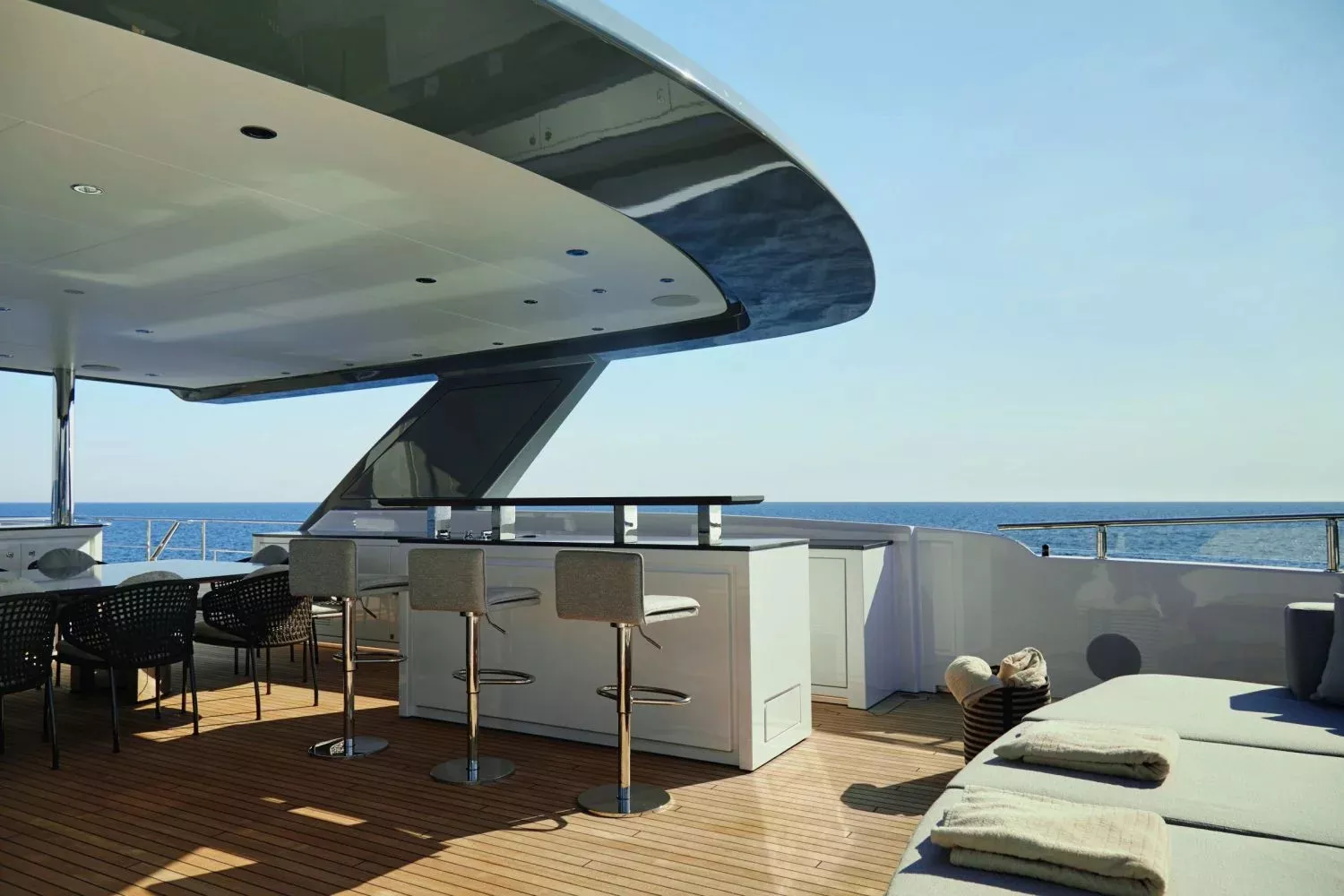 https://dev-api.arconyachts.com/storage/34374/conversions/0ypQe0XS5jFobZboS7KAilHTw5868FNpnI6I8Ted-optimize.webp