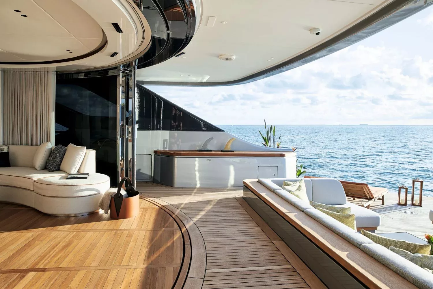 https://dev-api.arconyachts.com/storage/34432/conversions/TNBLQWzSAXDJnFOf9SeZfxwyzjMlPRLugDDd7scu-optimize.webp