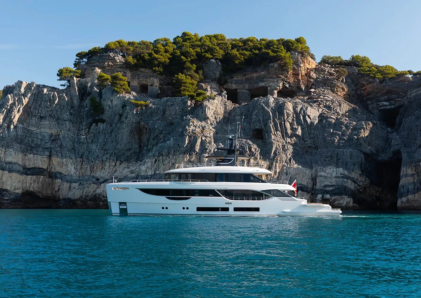 Benetti Oasis 34M