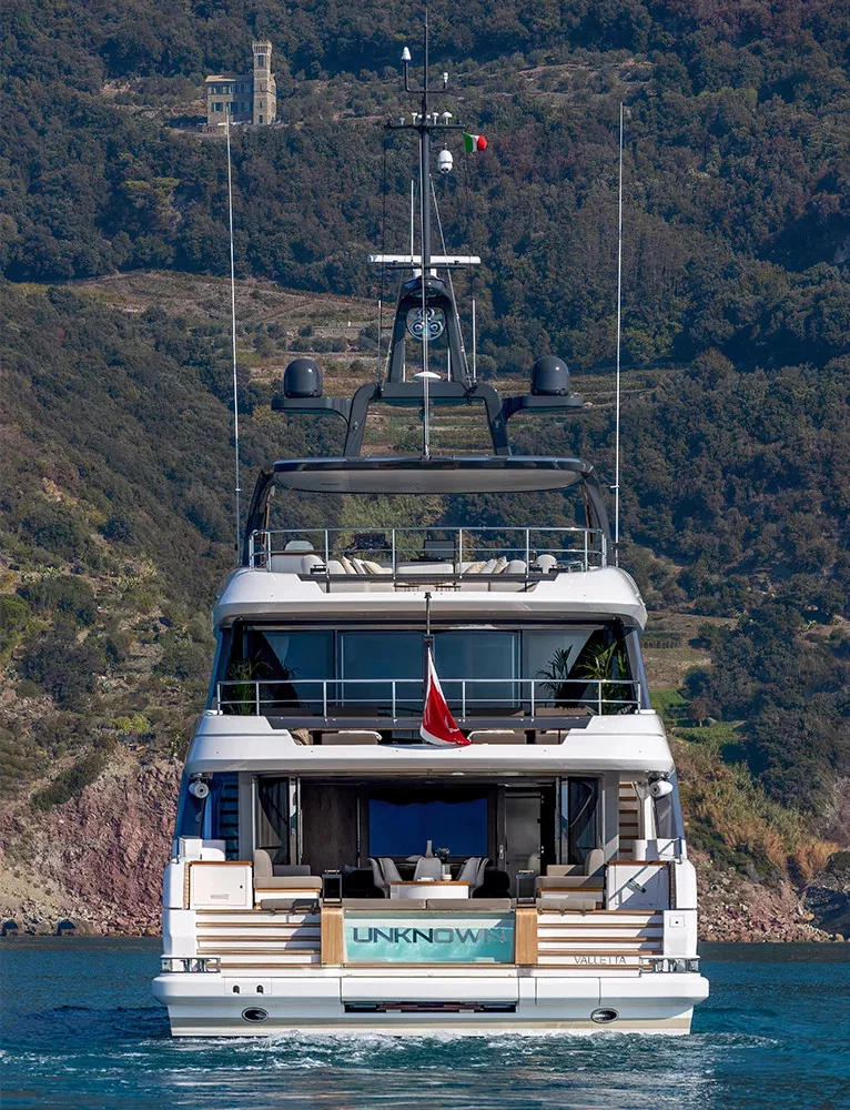 Benetti Oasis 34M
