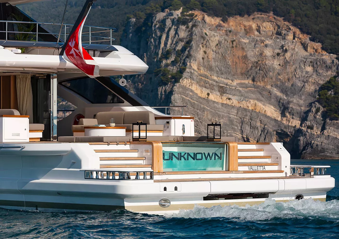 Benetti Oasis 34M