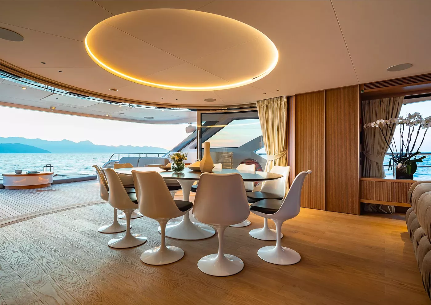 https://dev-api.arconyachts.com/storage/34541/conversions/SdJVlbO4RUUjgr7jlVe0Pvk86I6ONVQxUWB7VJyO-optimize.webp