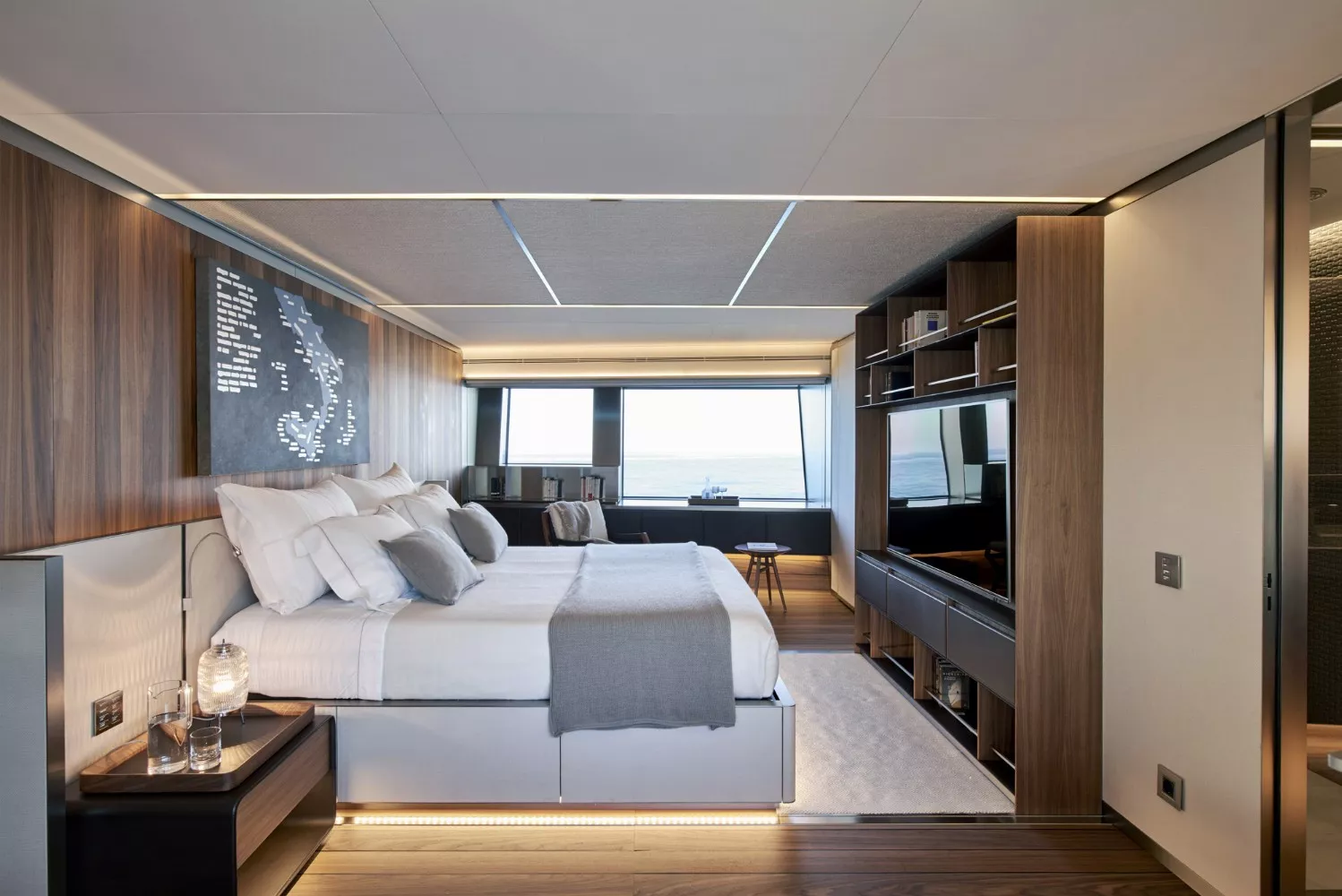 https://dev-api.arconyachts.com/storage/34760/conversions/lt858fO2EDhpIl5WmNIUlN1dqQsuF4sdLw0Rl7zG-optimize.webp