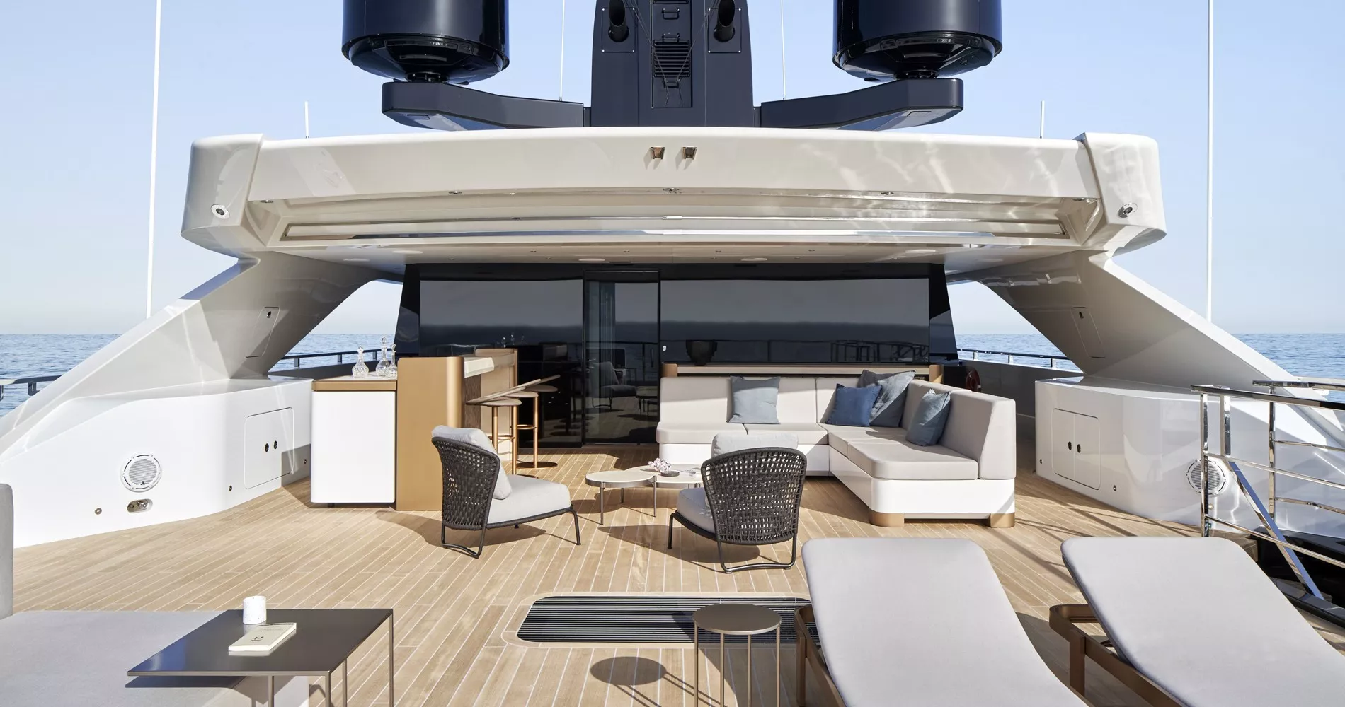 https://dev-api.arconyachts.com/storage/34829/conversions/1DP3utDVrPCNVUOyfN3ybpfkF5S0Z7t6e0bNnshO-optimize.webp