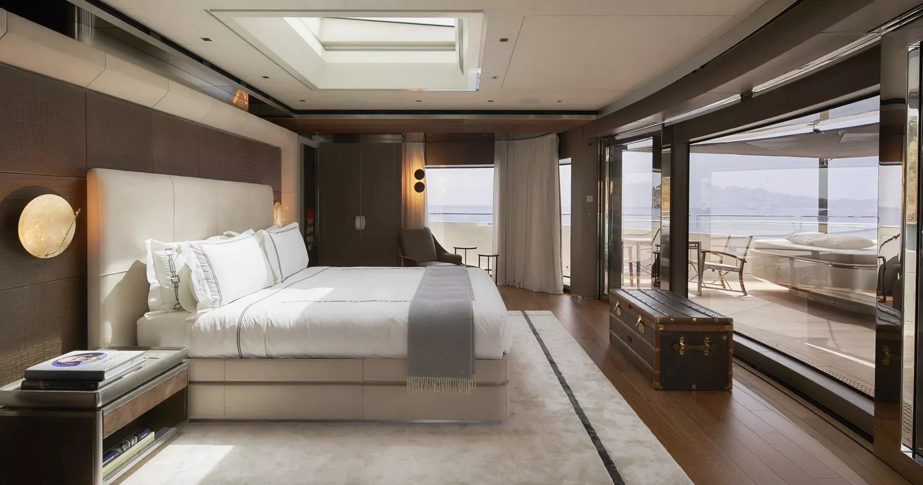 https://dev-api.arconyachts.com/storage/34850/conversions/NRTPLaxnkcgy5qNtWIHAKc5urJbkV8bYY3WGpTZg-optimize.webp