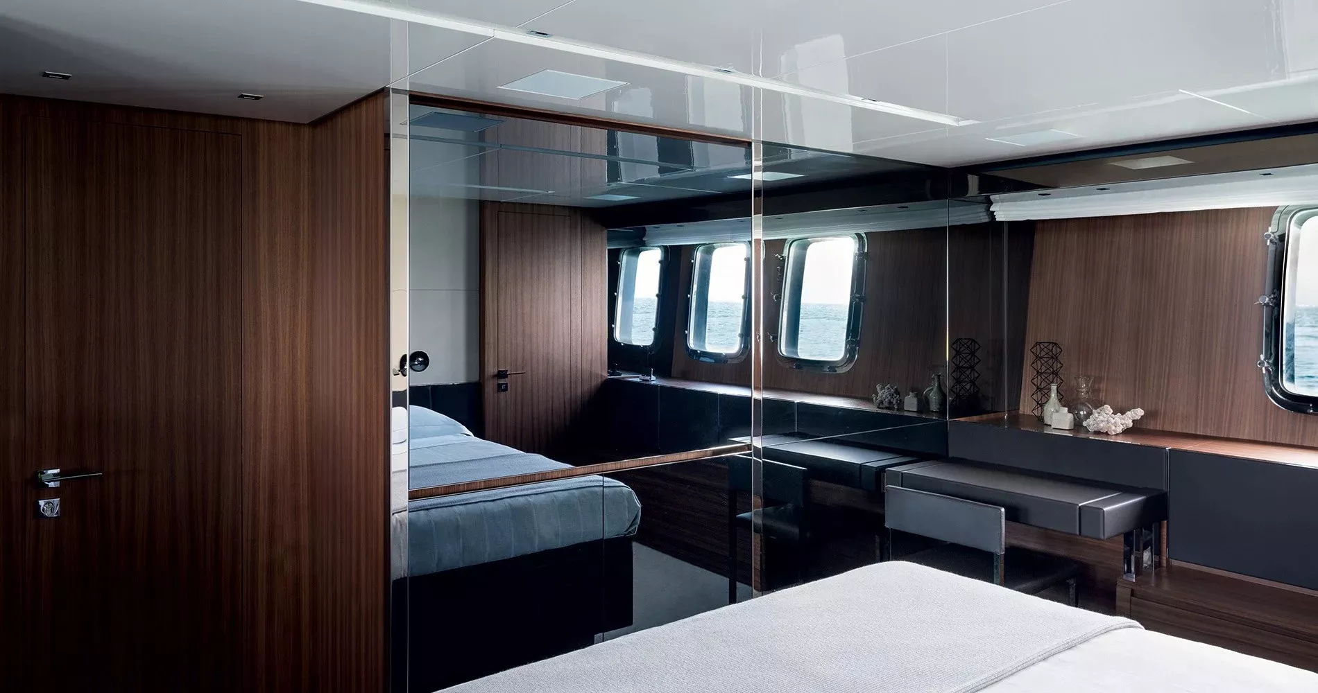 https://dev-api.arconyachts.com/storage/35030/conversions/h3piVhXwk2wEWGEoFNpV4GxuZvRg0cm8ajRWDS6L-optimize.webp
