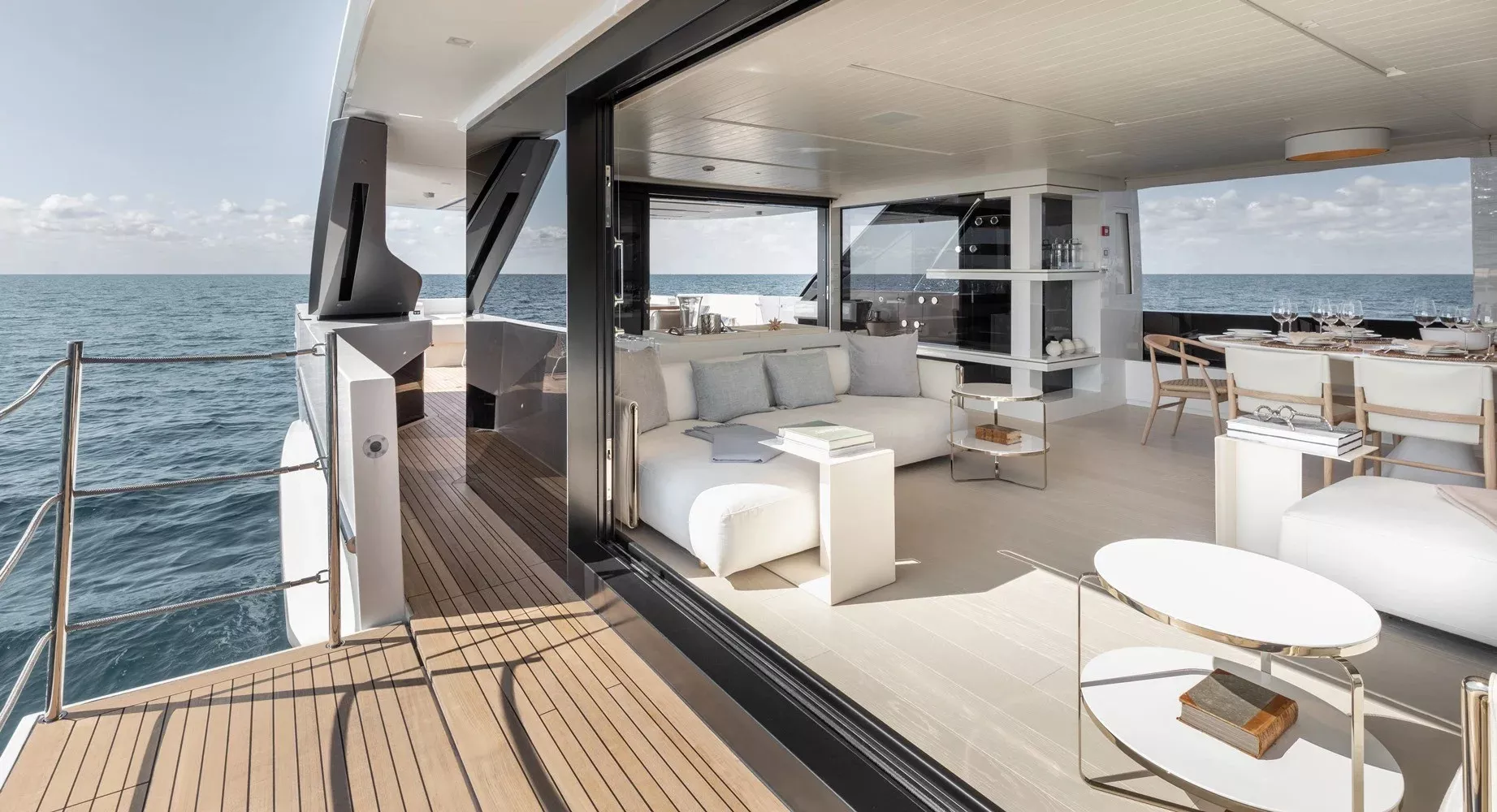 https://dev-api.arconyachts.com/storage/35179/conversions/WamEa8GerISGUbINukVaXNr1KcYMm48ubBtWq9Qx-optimize.webp