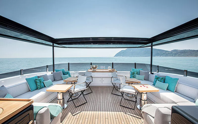 https://dev-api.arconyachts.com/storage/35335/conversions/do0nPHOHpe1q3v0TcL7AA1MaDQtnjMXf1WcYybgP-optimize.webp
