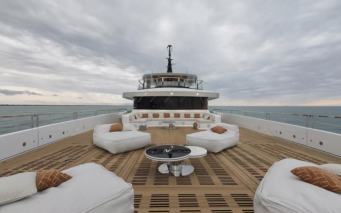 https://dev-api.arconyachts.com/storage/35471/conversions/7mYj4GdwtCXwMuFHBQDyH09p4cXh0kFhWkjq7Z0A-optimize.webp