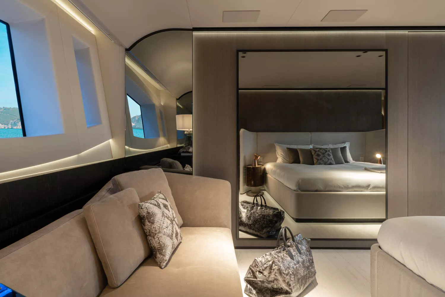 https://dev-api.arconyachts.com/storage/35519/conversions/hraI2TYCt5BHhVFTgXr6T8UnfUdWUwR68rfqkvDQ-optimize.webp