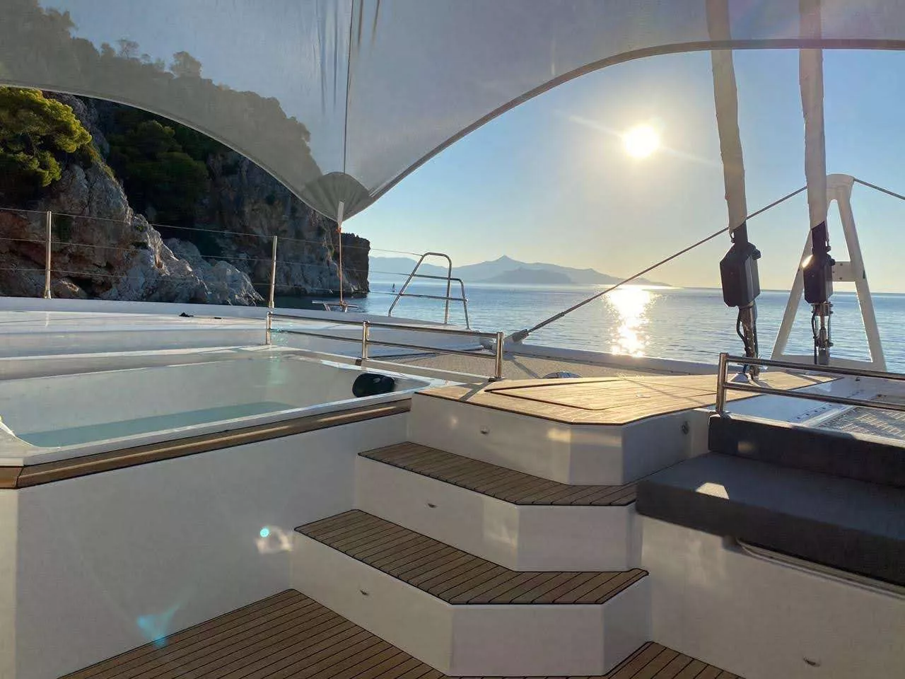 https://dev-api.arconyachts.com/storage/35562/conversions/TEVT7J31glAN47NGQyQqJP7HVyHHB7hYyGSjvrDn-optimize.webp