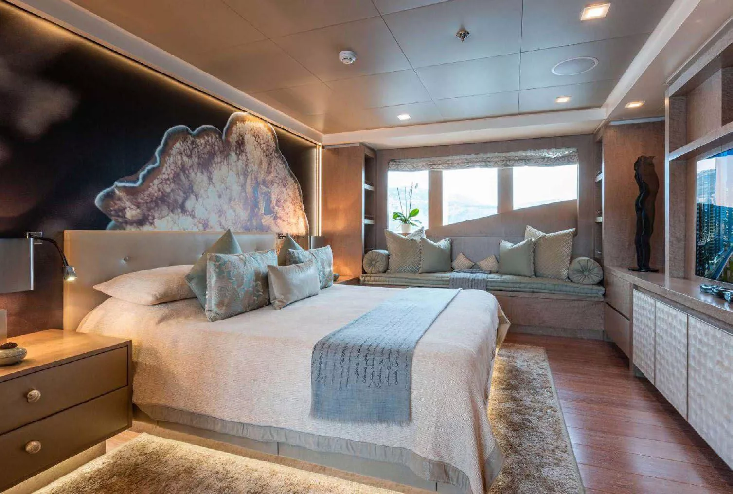 https://dev-api.arconyachts.com/storage/35675/conversions/mCFbb9YDNuVMLSYSRig8CuJHWgnT97aOnSvhrE8d-optimize.webp