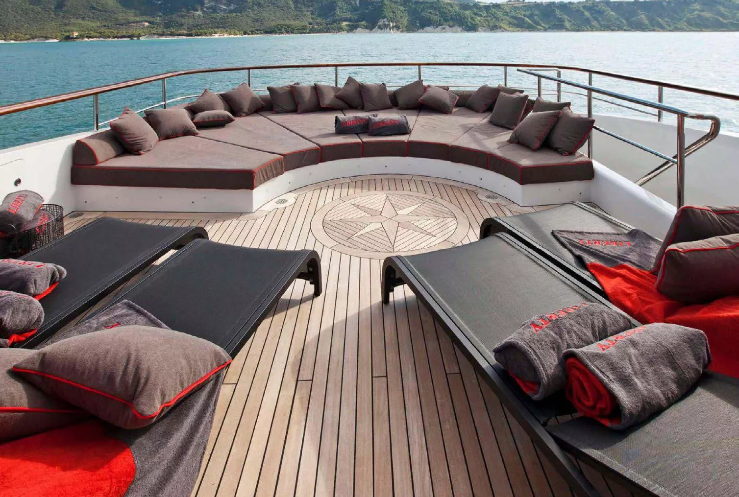 https://dev-api.arconyachts.com/storage/35687/conversions/i44o7ID8cWDYGcdTOn7hdC2JaquNF0ulthQbGxC6-optimize.webp
