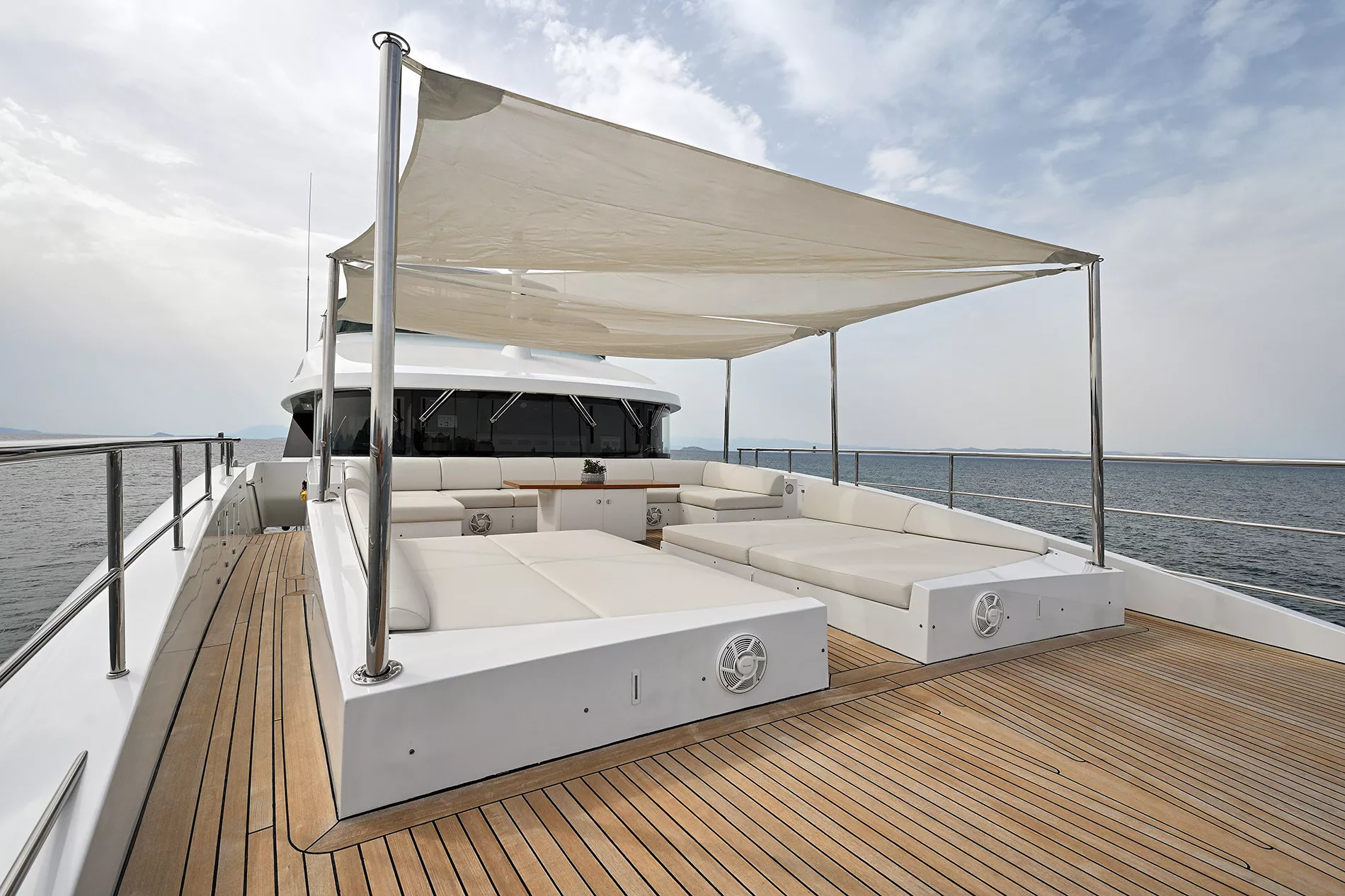 https://dev-api.arconyachts.com/storage/35711/conversions/b8657rqrIAmwXZJfiZ3ozZpn38mDqtY80lxcjUWU-optimize.webp