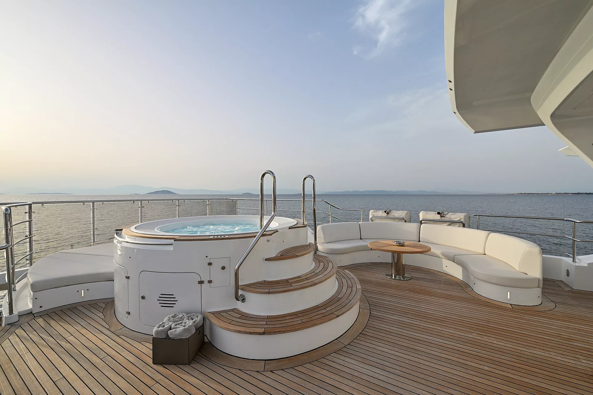https://dev-api.arconyachts.com/storage/35713/conversions/I4pC3VgqWObUGIocpQbt69tb5Kfn24TKUNCg1LAf-optimize.webp
