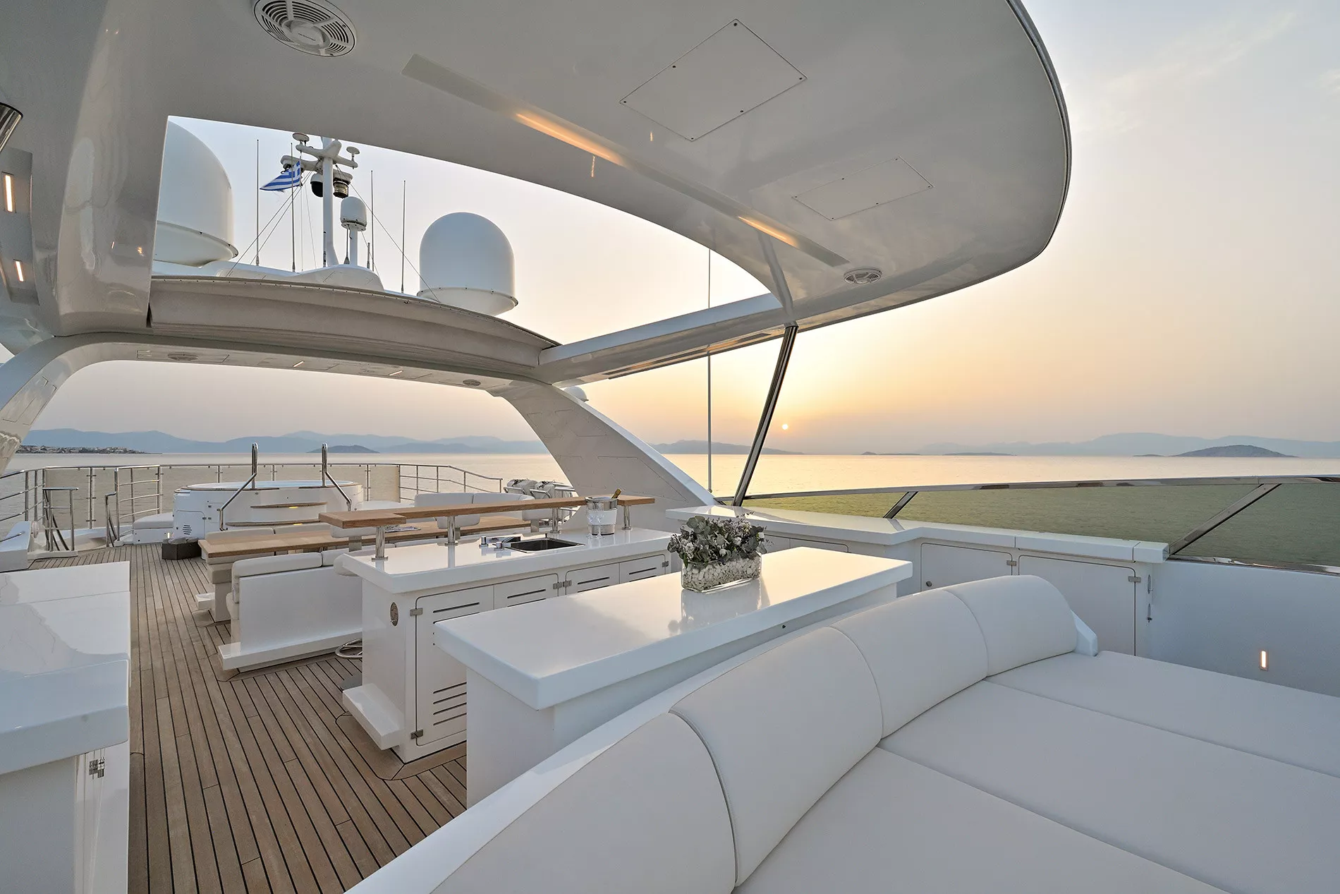 https://dev-api.arconyachts.com/storage/35716/conversions/z5kzwtsCrBWU4ScBPAoWHzDWxySj5SEzsxf4S7NK-optimize.webp