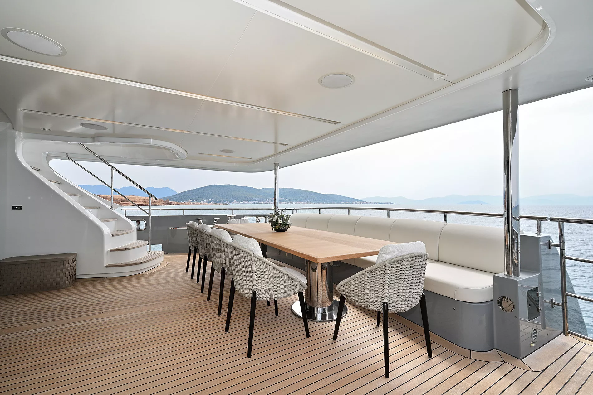https://dev-api.arconyachts.com/storage/35717/conversions/twb5qyzQhXBE3x8RzzzLWskK0NPIruObVpxDGOE5-optimize.webp