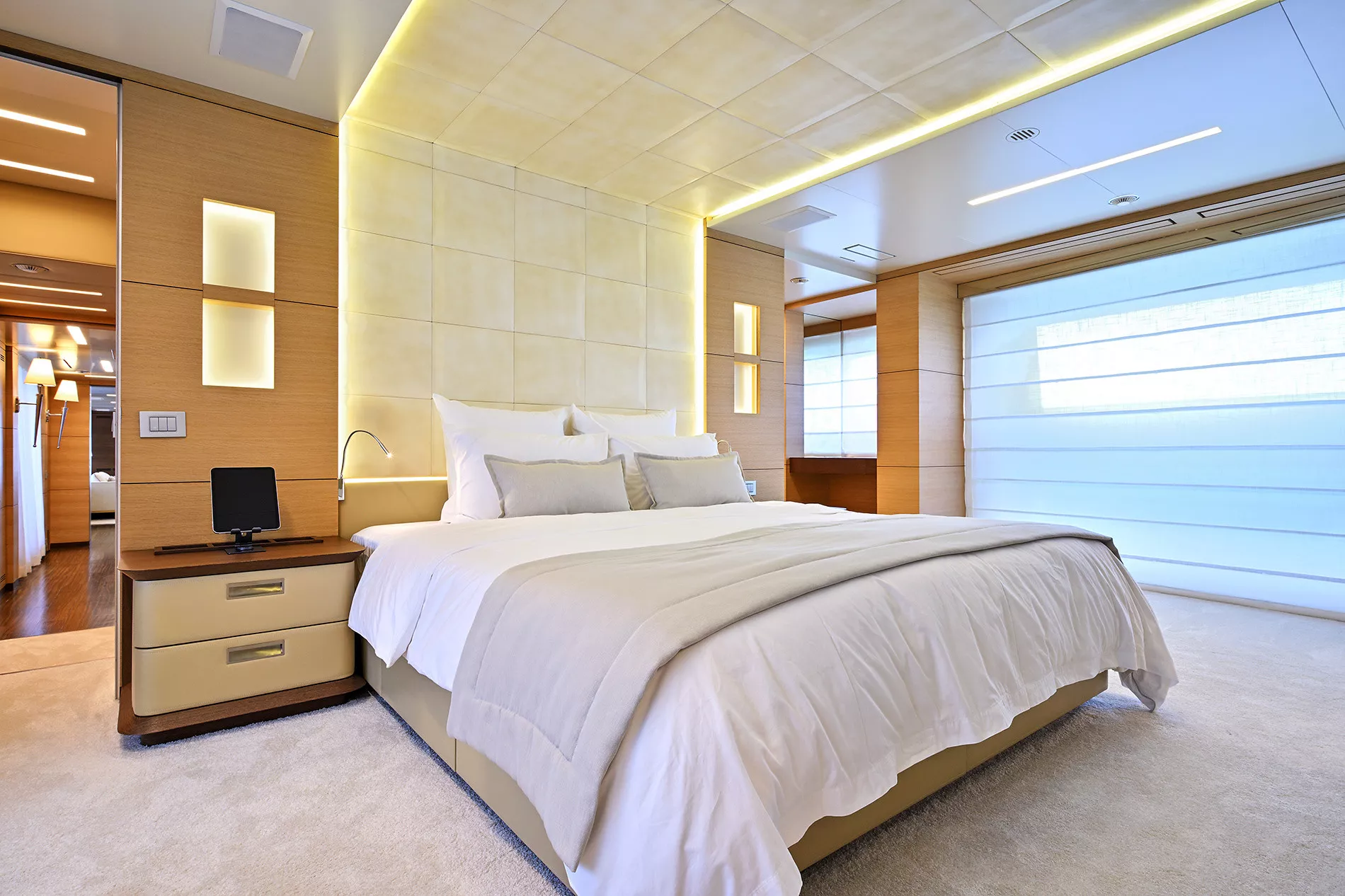 https://dev-api.arconyachts.com/storage/35721/conversions/AkqPjbnfzlwO6sfU63dgzwaaHQObNhZ7oErPzWtb-optimize.webp