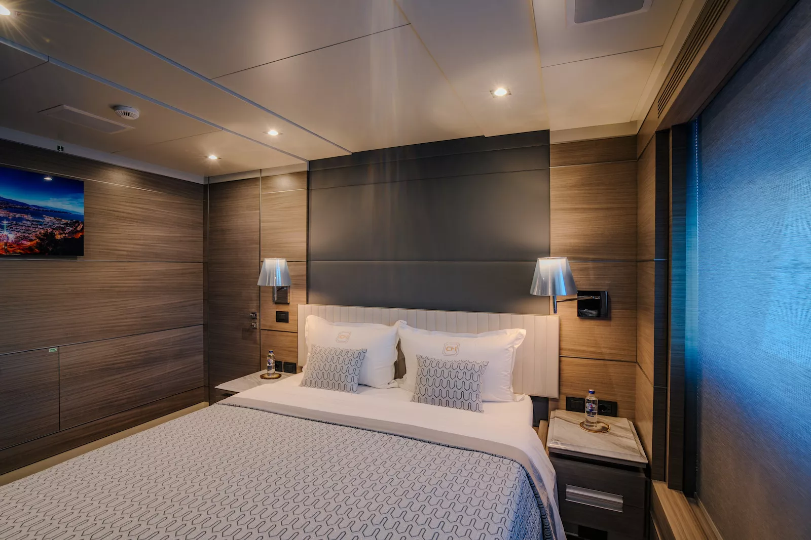https://dev-api.arconyachts.com/storage/35761/conversions/vSc3qQAT3DtvfF6volzrvYVfDveORfGM84jqGiWl-optimize.webp