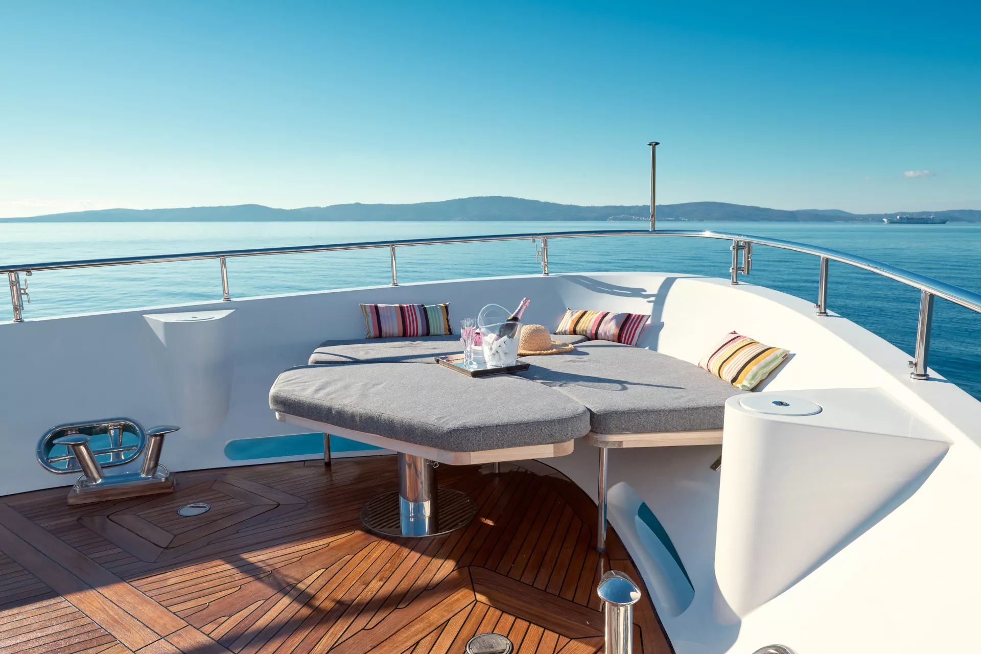 https://dev-api.arconyachts.com/storage/35813/conversions/nDfpyxJFDzUujYH7GrTHgJ8djkHEMCUG0s187FAw-optimize.webp