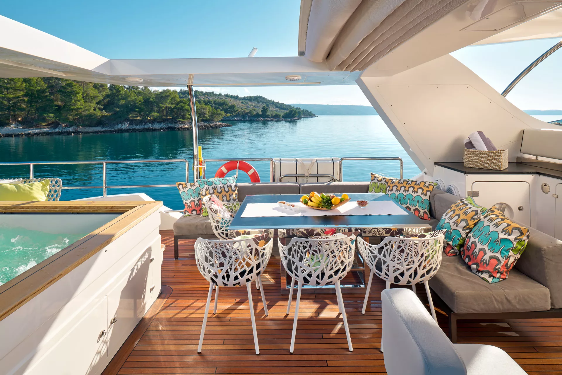 https://dev-api.arconyachts.com/storage/35816/conversions/aApbB0Nf7Aec6VXJOQKhMnFp3UELgjpOlwsdHaD6-optimize.webp
