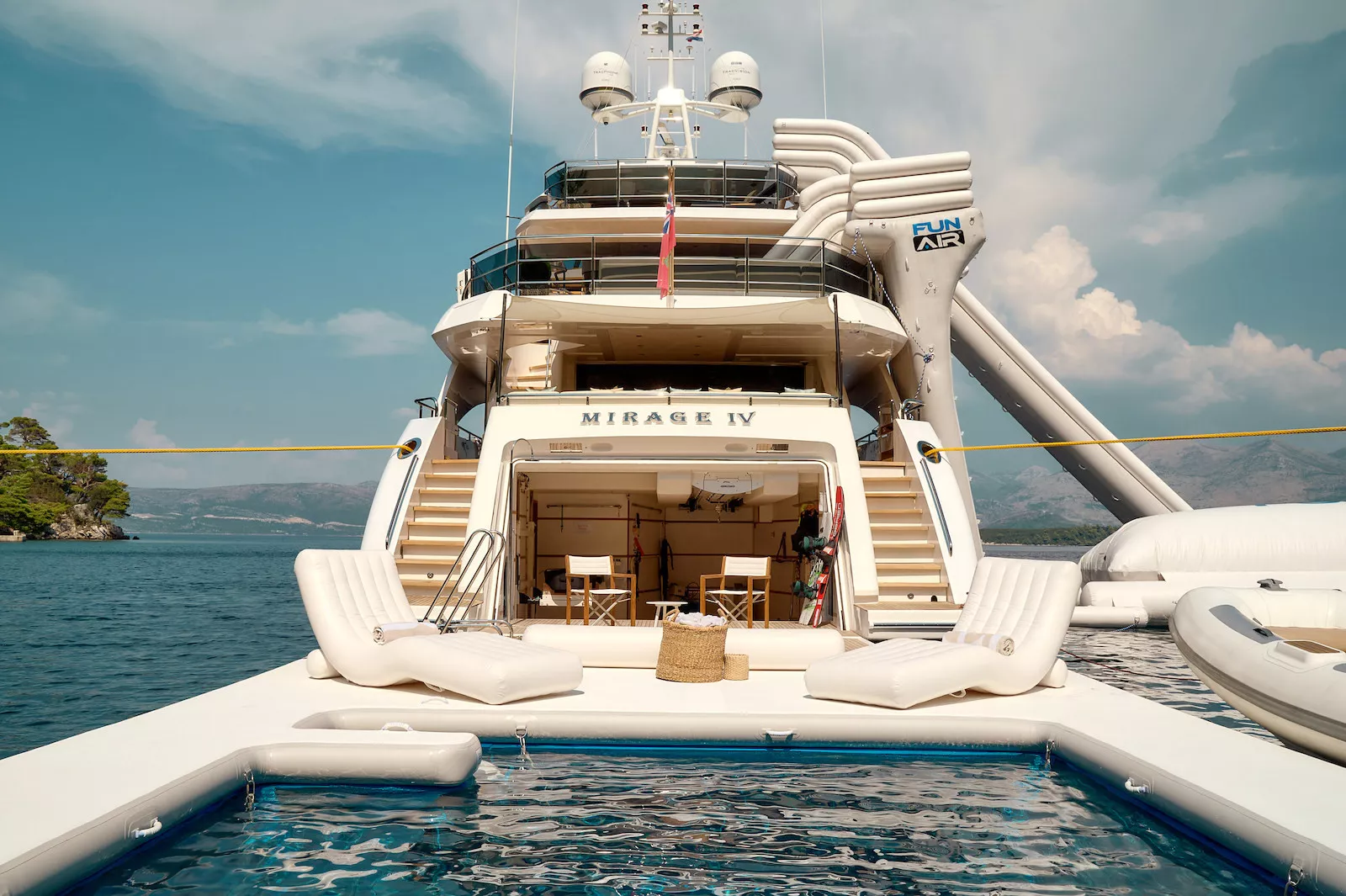 https://dev-api.arconyachts.com/storage/35889/conversions/ETHcyWqhcHV634MZNimHRVsZjZFWcXIlA6E6B4oV-optimize.webp