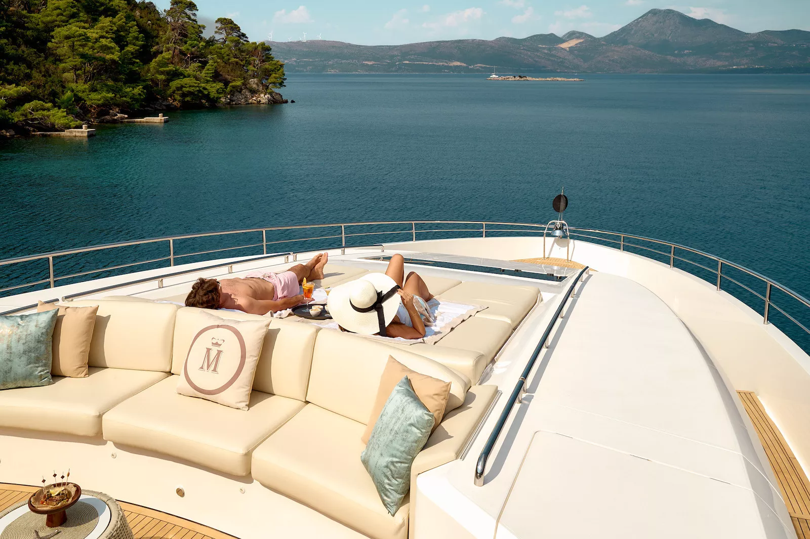 https://dev-api.arconyachts.com/storage/35891/conversions/AkYOb7VWWW9g7Auzt3rMj1Ervy53uJmVE92U4H2E-optimize.webp