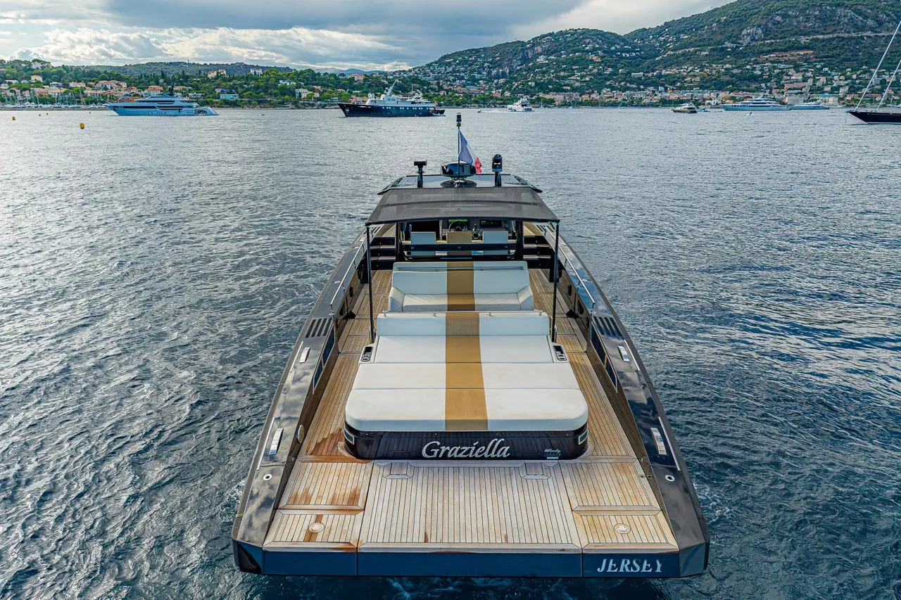 https://dev-api.arconyachts.com/storage/35930/conversions/o7pNi77MPVd2gtXndiq55Pqb0pB5XLWY9sgKgcfg-optimize.webp