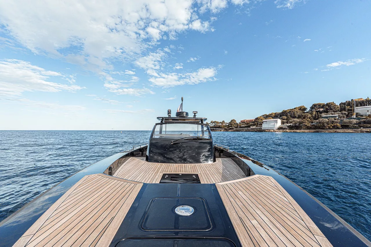 https://dev-api.arconyachts.com/storage/35931/conversions/gh2jrvBVwPi5FKTqPG88yjKNC9T3Kuk9Fx6yDn9L-optimize.webp
