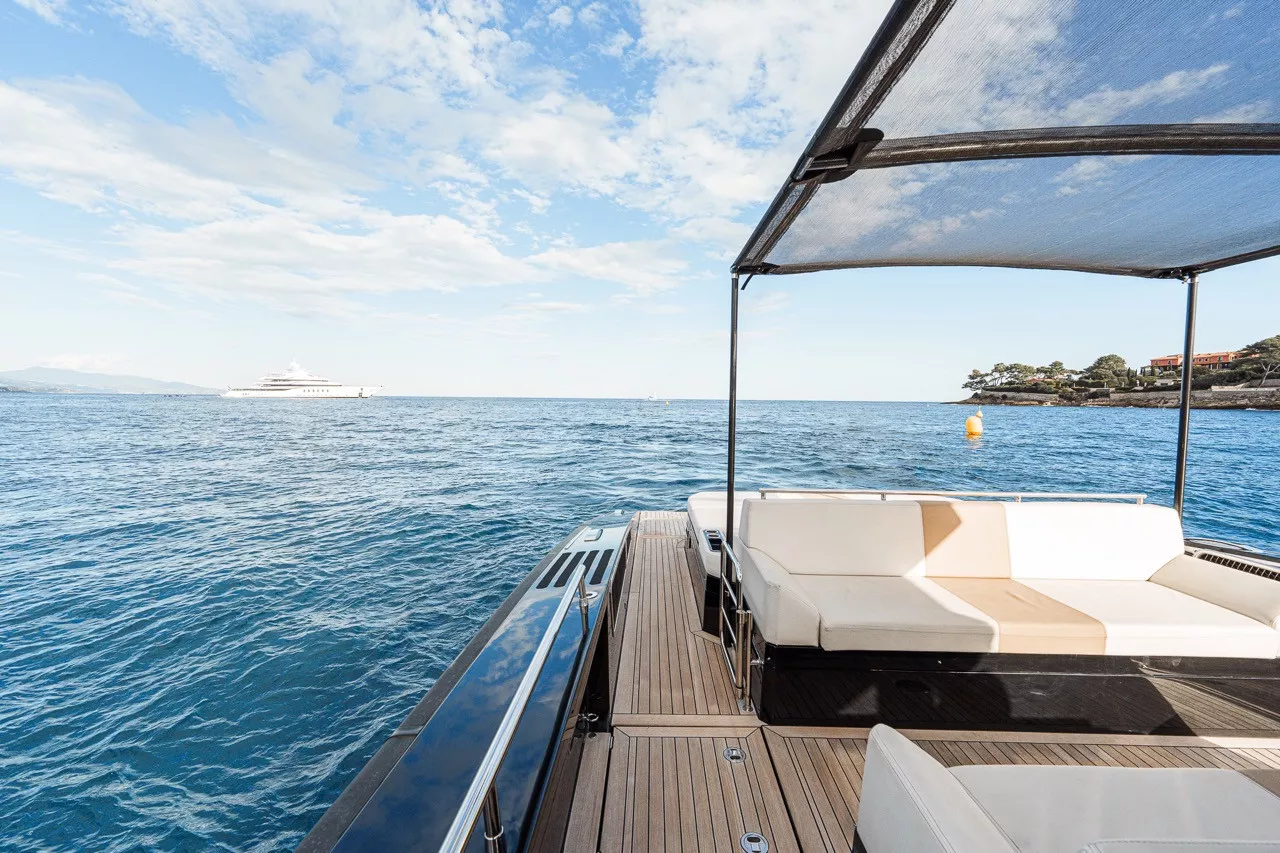 https://dev-api.arconyachts.com/storage/35935/conversions/RLWFb5iNHVOasbnZYkEi7j5rn37Bld0xl42hLUkz-optimize.webp