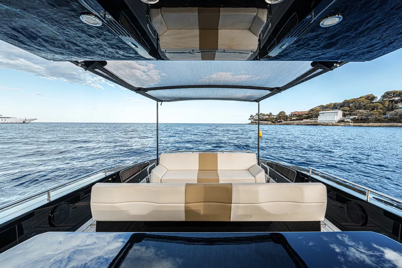 https://dev-api.arconyachts.com/storage/35937/conversions/51z6IInfE9WP37NuN5OVjLfVyQxgR5yYtoUhncDs-optimize.webp