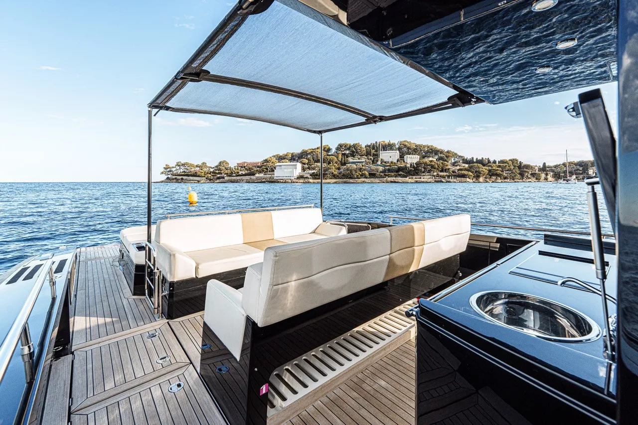 https://dev-api.arconyachts.com/storage/35938/conversions/k0lcIgriiyKdaa1r6j7mUctn7Nx1Ae85CcW3EbGS-optimize.webp
