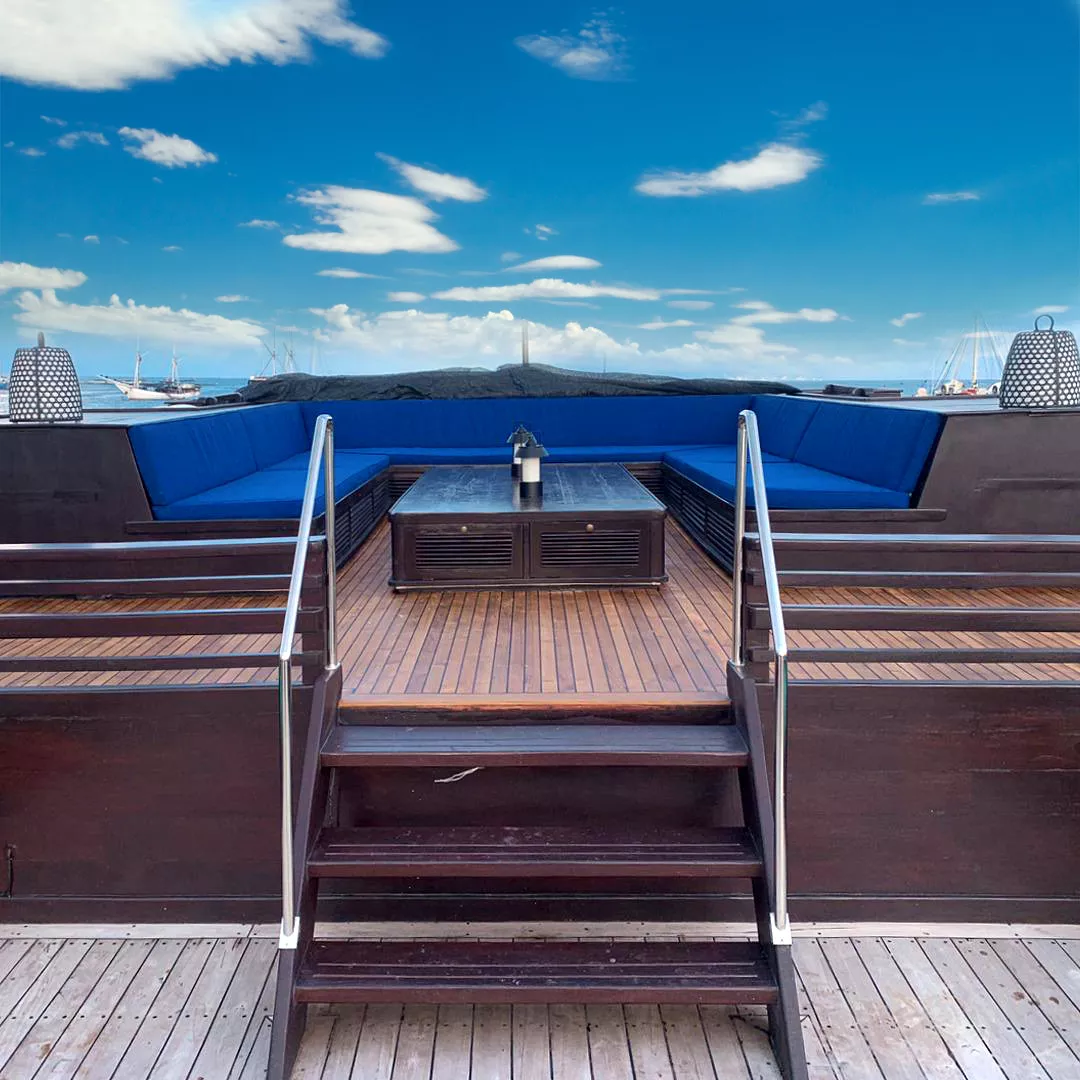 https://dev-api.arconyachts.com/storage/35974/conversions/eAsbukus6CvBS5eVStrw4qsuiiWRLBrcMmn9hq90-optimize.webp