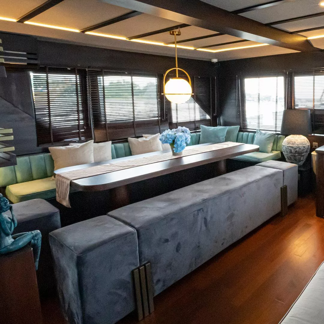 https://dev-api.arconyachts.com/storage/35975/conversions/gqwH4x0cGZDP3Ph6pgusuWmlDuikSe5b0qhDQkFU-optimize.webp