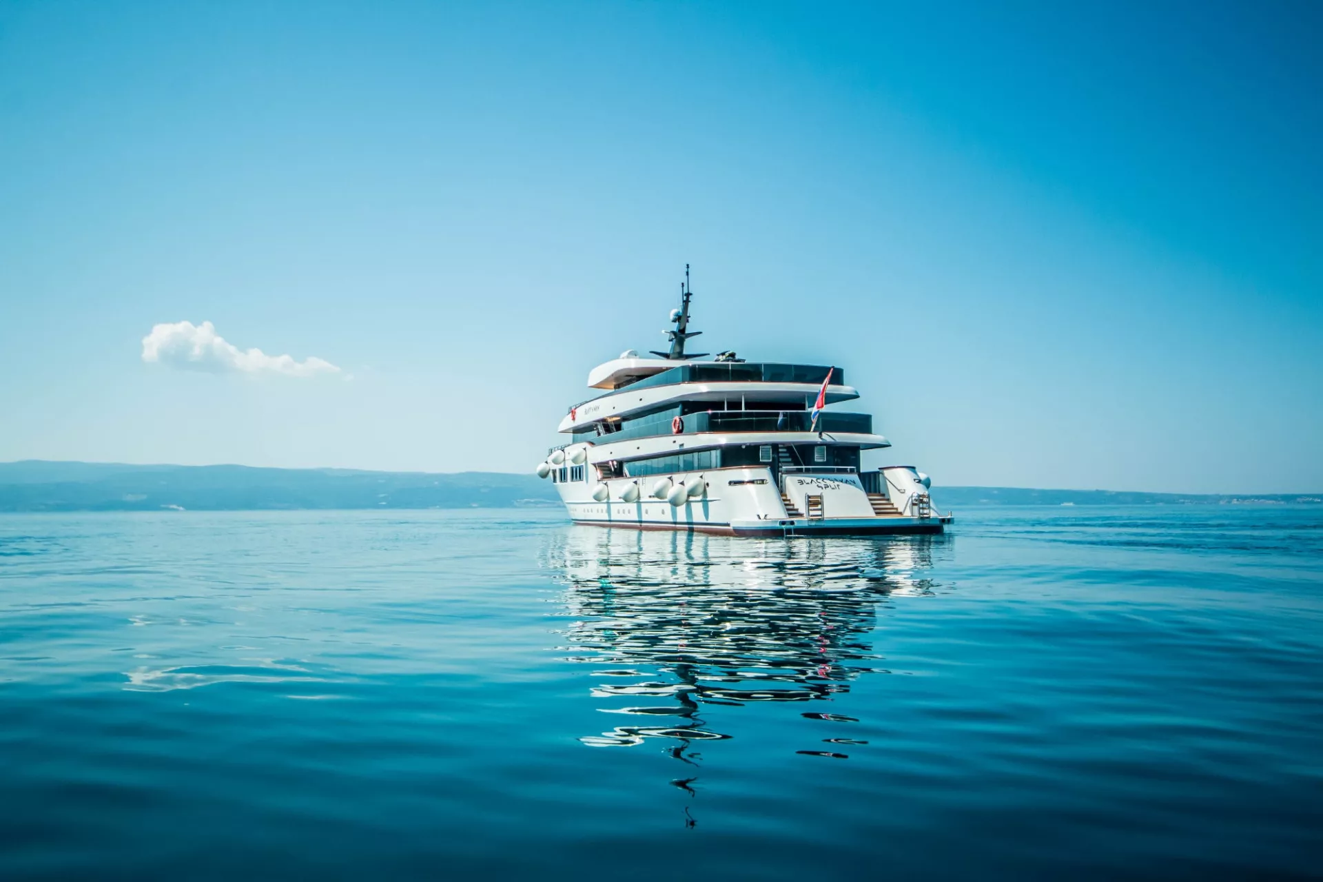 https://dev-api.arconyachts.com/storage/35989/conversions/mpBaLucEn3YlBv5Al4XgJ1PT8D7buiHESJ5PGHXm-optimize.webp