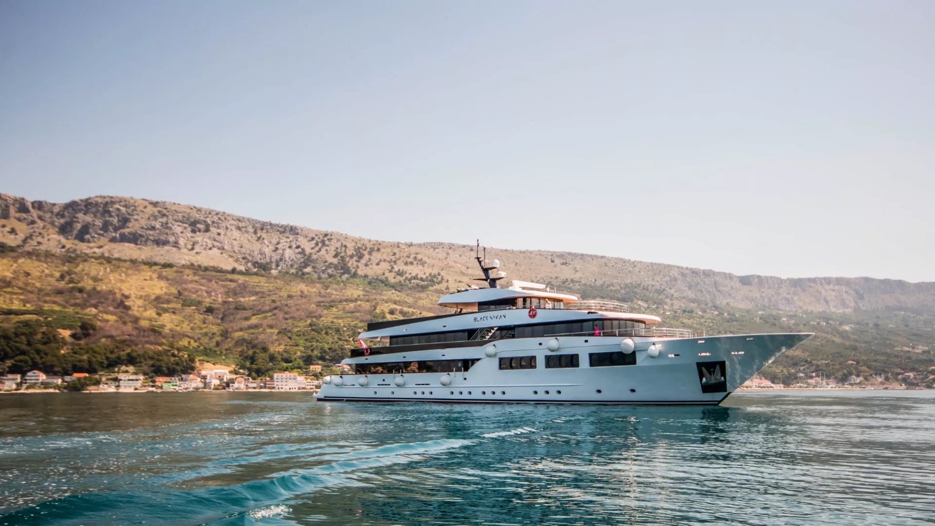 https://dev-api.arconyachts.com/storage/35990/conversions/4ZJ1DpBjmZdRhJbMeAH4YvIlaf2iGxvbWuGEOCt0-optimize.webp
