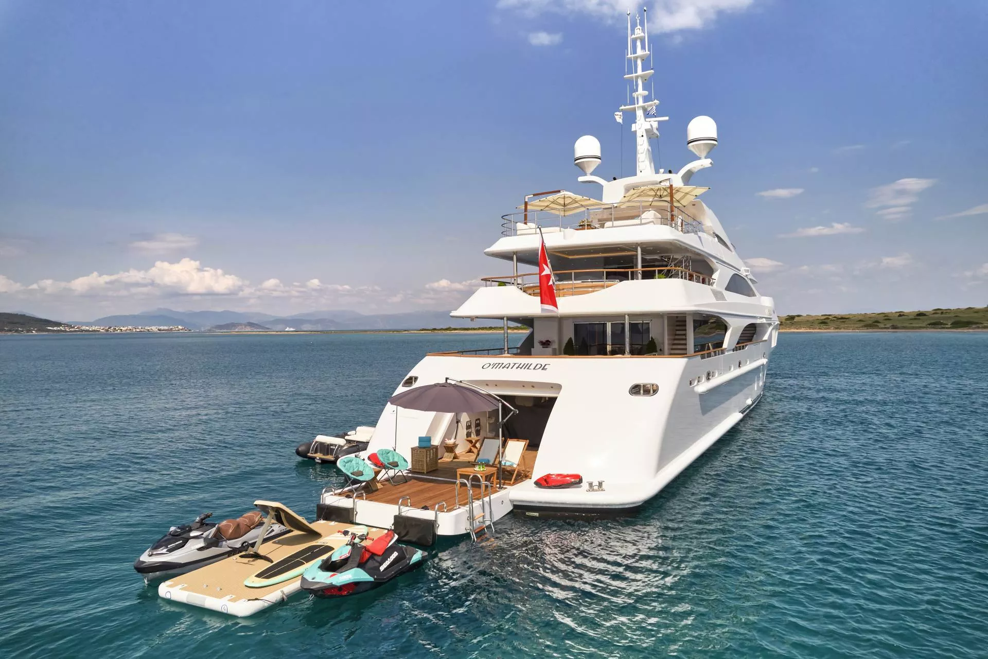 https://dev-api.arconyachts.com/storage/36003/conversions/R3FeqQ2AZWvBbUzcVmYfliwXsbObD5lPgeVN04HG-optimize.webp