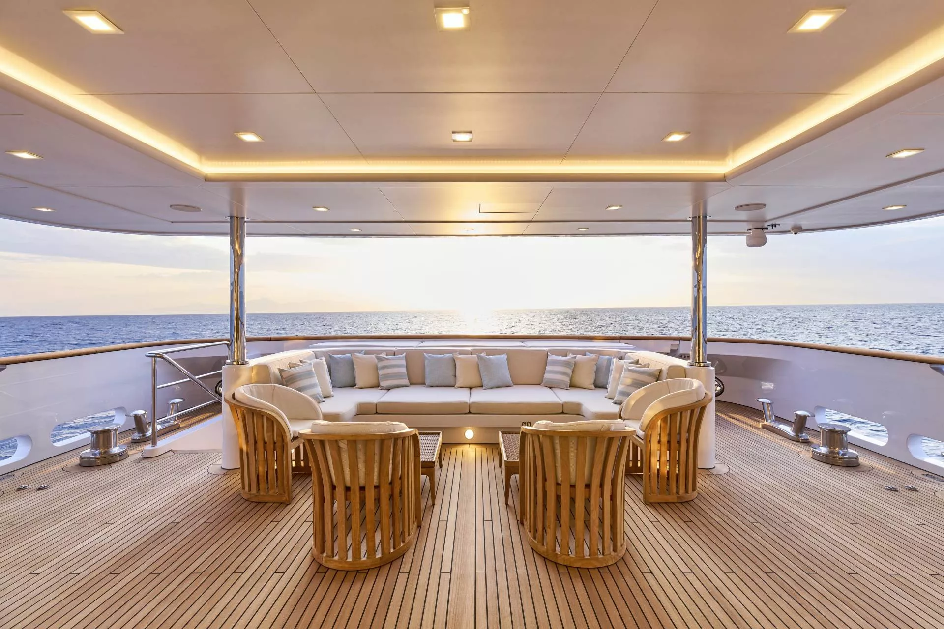 https://dev-api.arconyachts.com/storage/36004/conversions/utpi0ioI9Z2lQ2xyhW3Dp9NwvcHz4MPsIJOA9SkZ-optimize.webp