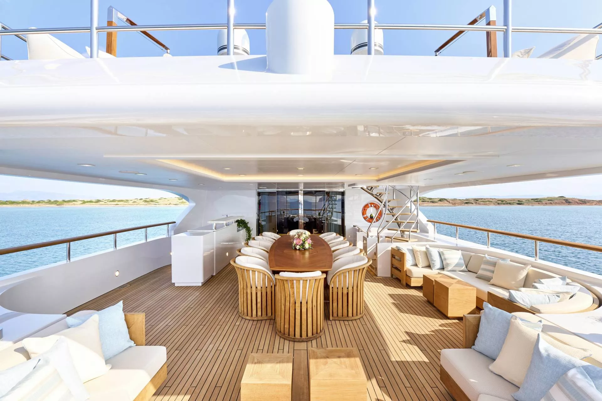 https://dev-api.arconyachts.com/storage/36005/conversions/YdawSNK14xc58BJiCLCbZG79QyEGpWbk6A0oWeeP-optimize.webp