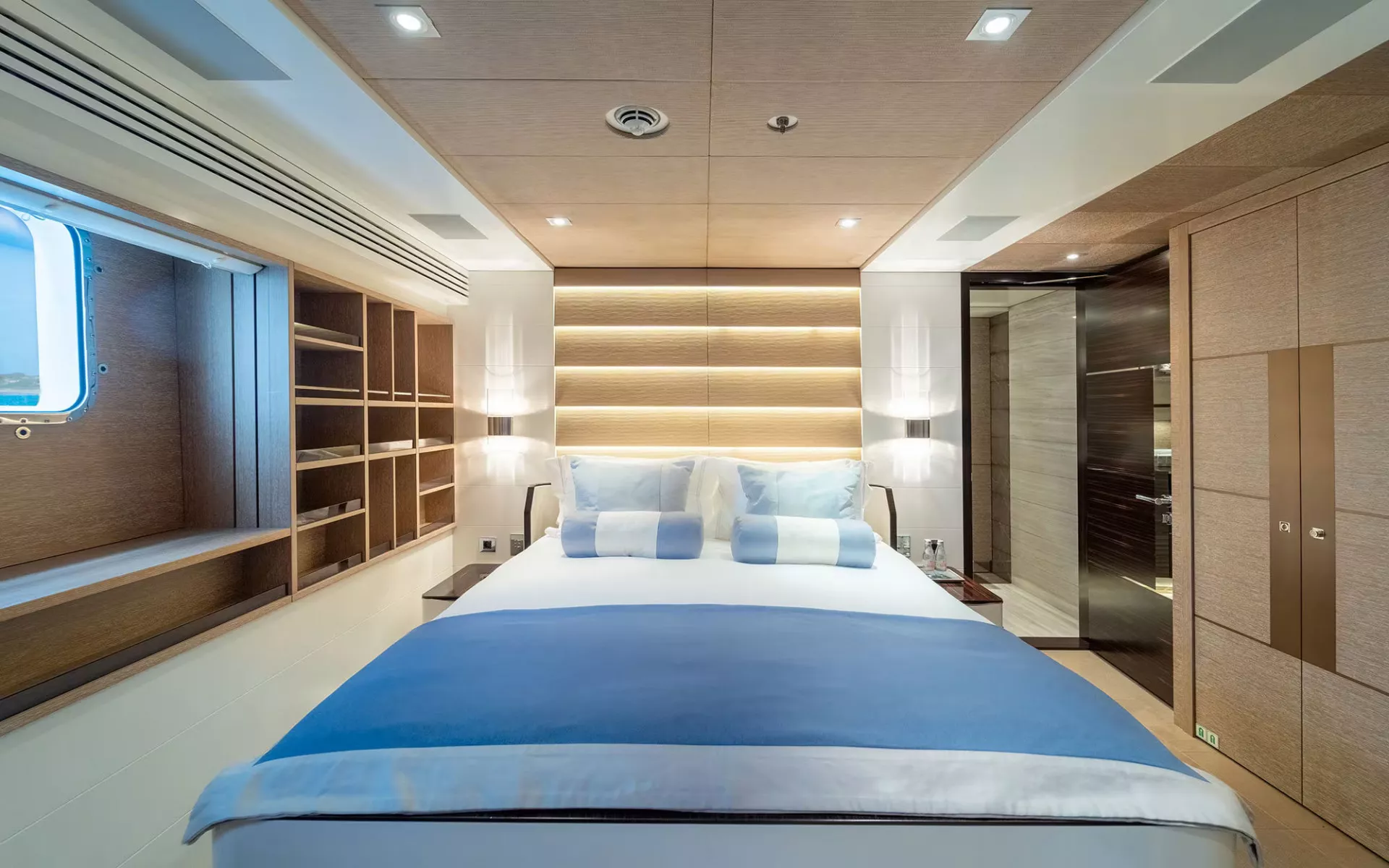 https://dev-api.arconyachts.com/storage/36013/conversions/m5xL9jVMRoyjU5QY0V3vNNNtico3PTPfMmNbrwdd-optimize.webp