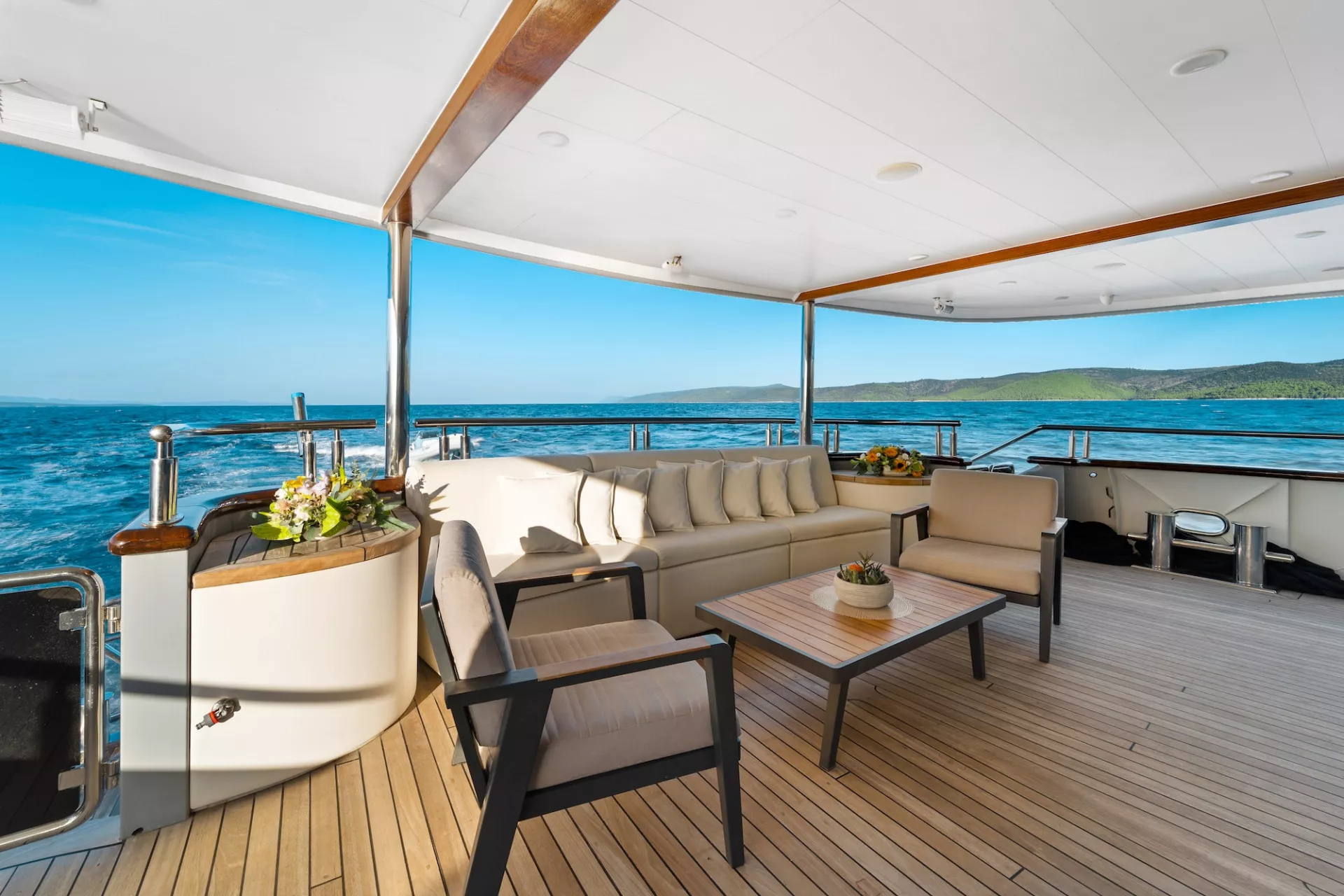 https://dev-api.arconyachts.com/storage/36037/conversions/DzH1iJaZdAHs5qnMzpS3Z2MJfN2YvXXS3s2gvKKy-optimize.webp