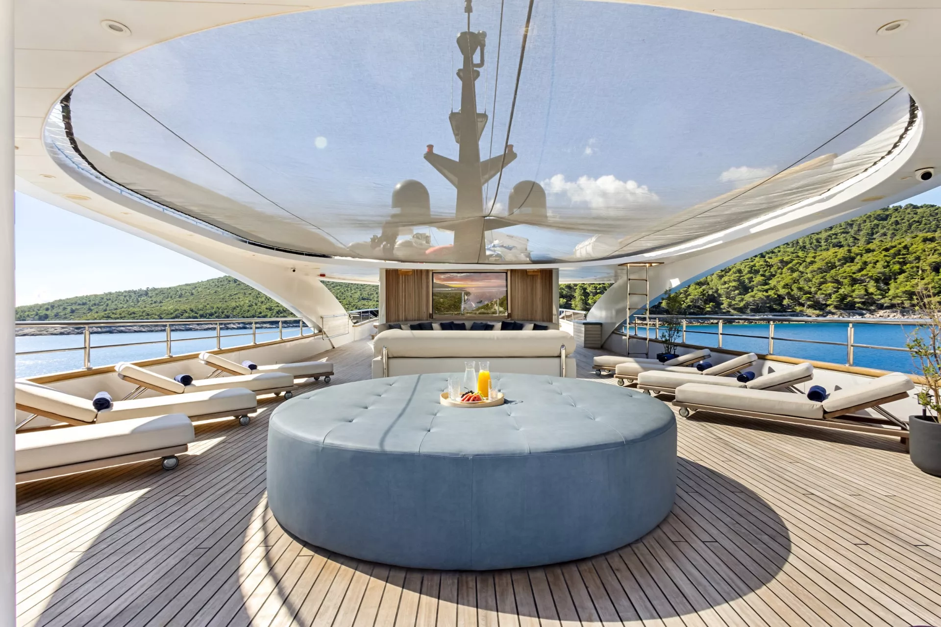 https://dev-api.arconyachts.com/storage/36053/conversions/87hUqLSalMbdmWVrxtrJ56U5Plh2D8gbKohg2ckl-optimize.webp