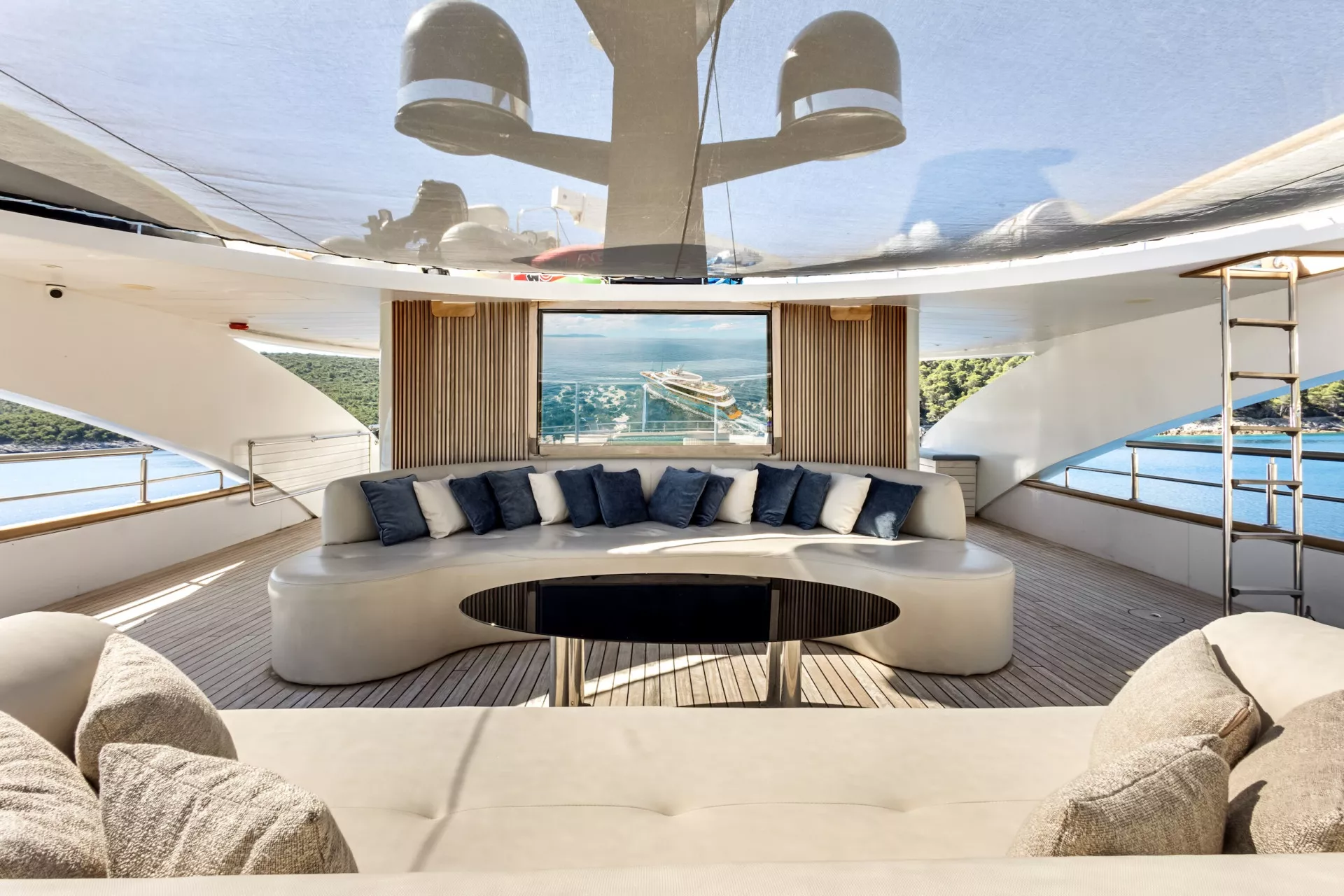 https://dev-api.arconyachts.com/storage/36054/conversions/7GxQ1LVC6EhNeG8KcWoi7nEWB6poYJ5C89g6kAiR-optimize.webp