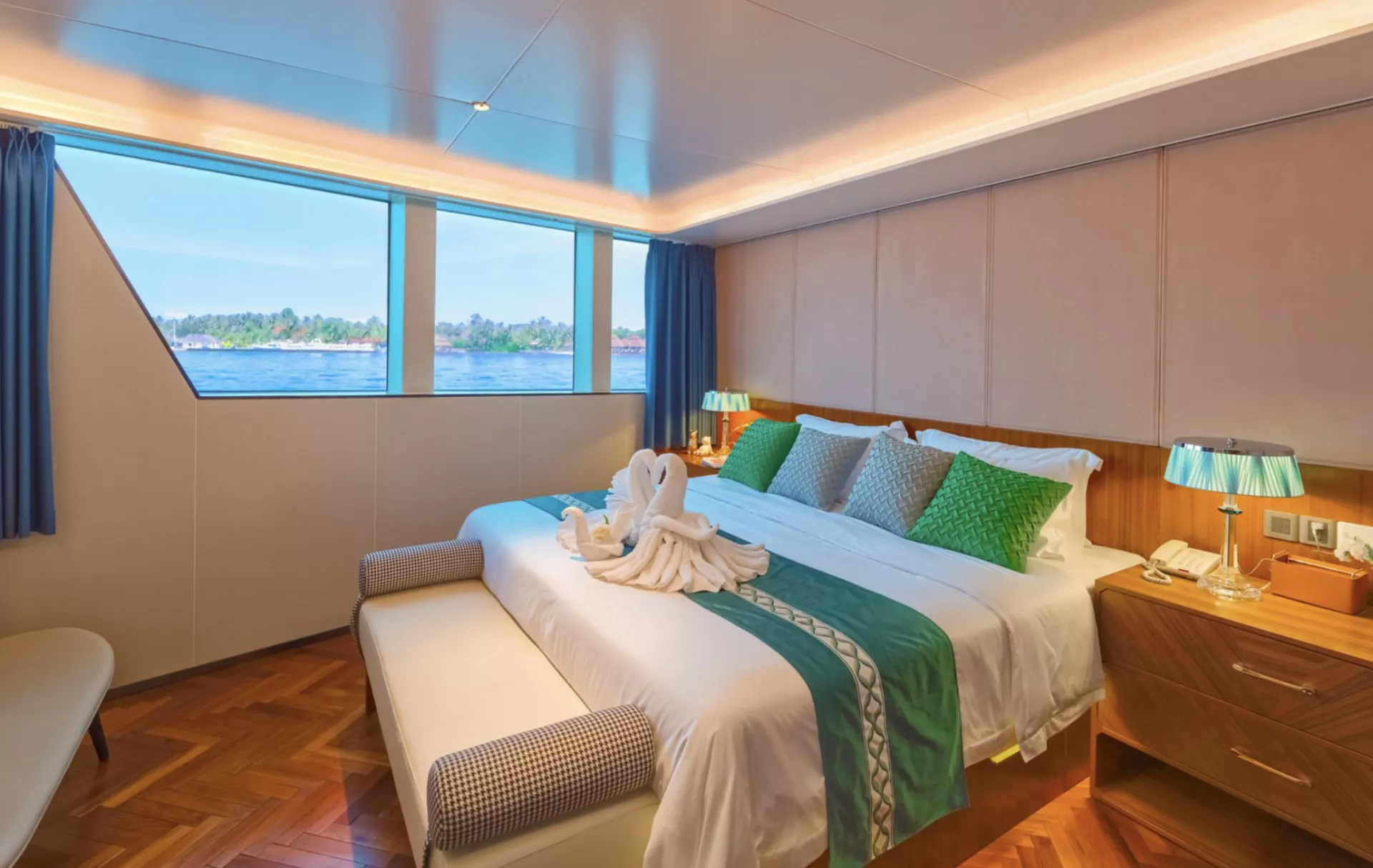 https://dev-api.arconyachts.com/storage/36079/conversions/29Js12xqQzhlzxnFIL9rQhjun07GQcnSHS1InhpM-optimize.webp