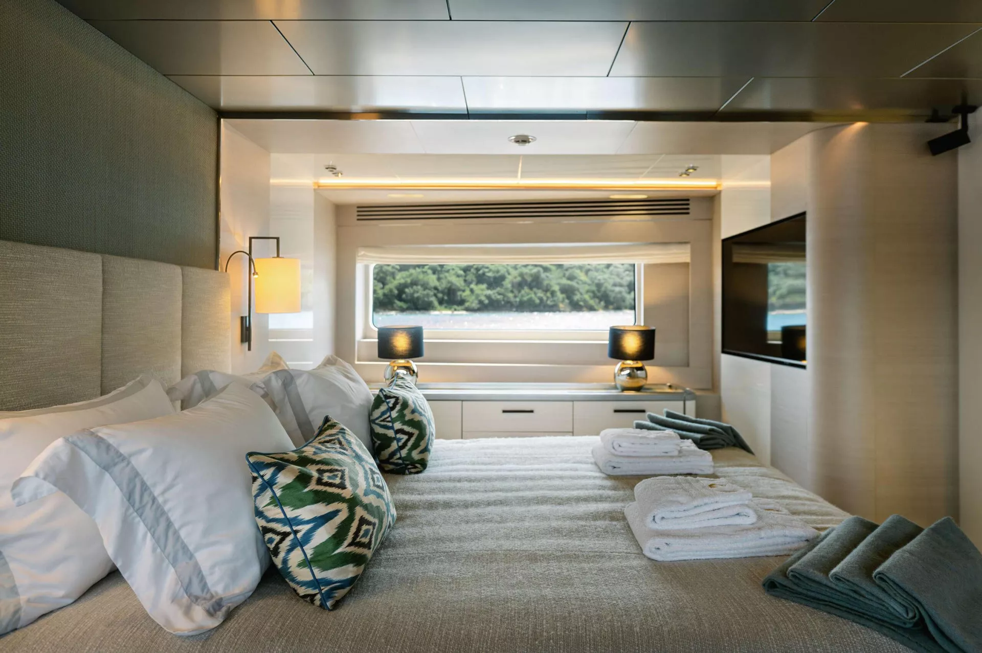 https://dev-api.arconyachts.com/storage/36102/conversions/4D8oAMKvLZkcsDUU7QhJitoQRvOGYPOiGfbFm4x8-optimize.webp