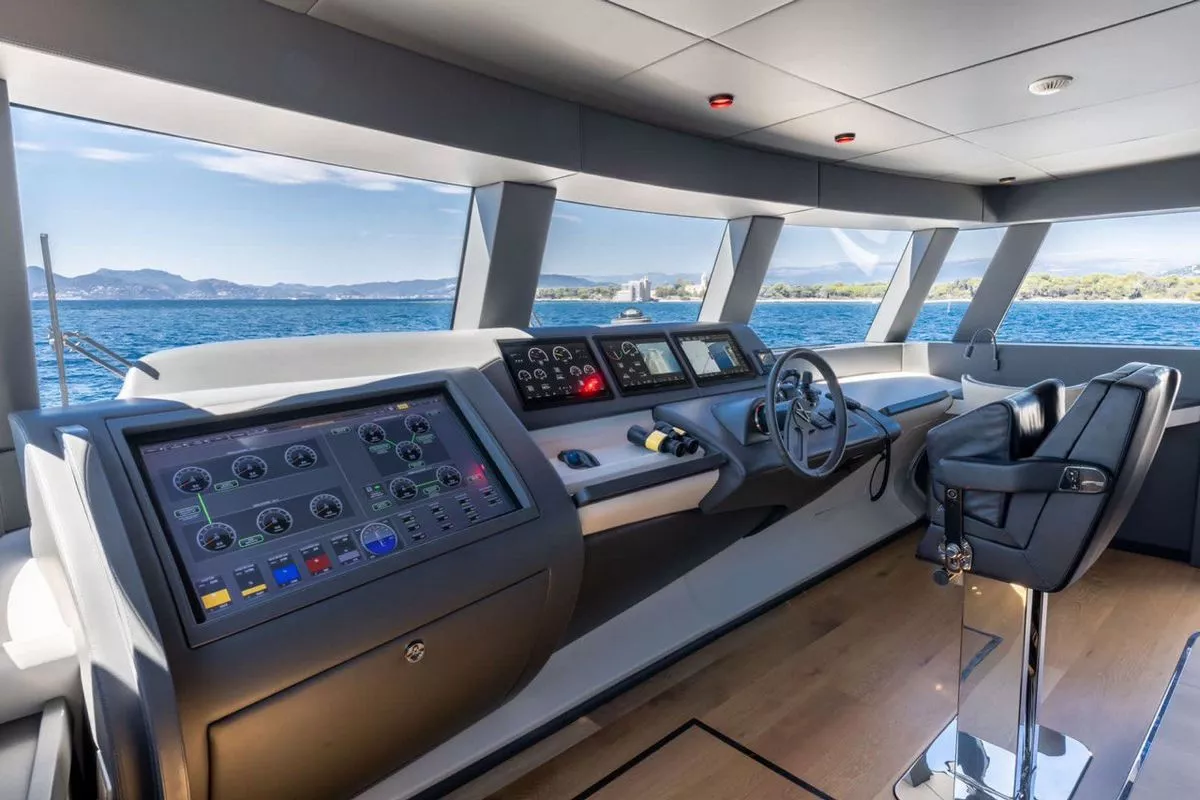 https://dev-api.arconyachts.com/storage/36122/conversions/DQmsEEuTyjwgIT7C5OuPk6WMUB96M30Knr3LXRJR-optimize.webp