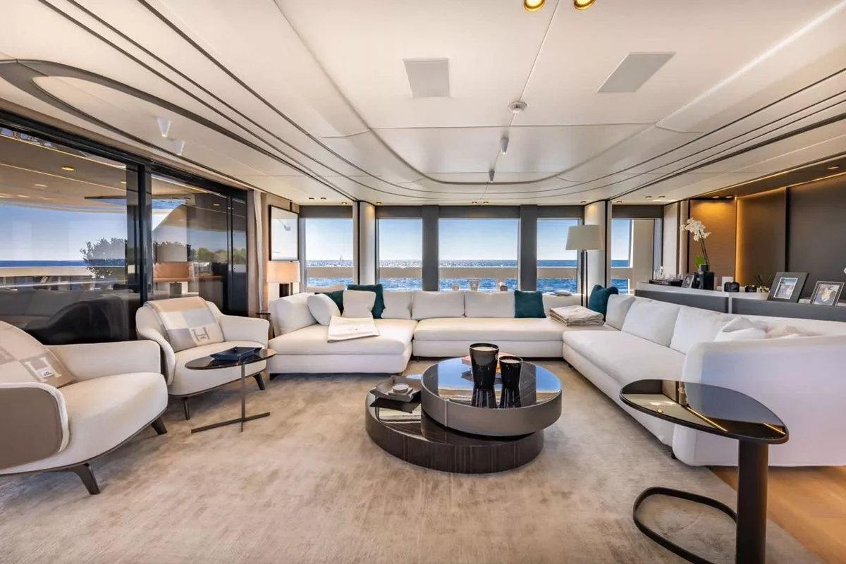 https://dev-api.arconyachts.com/storage/36125/conversions/95G9qC0g5IlDgEvRtLrr8mYoynEjrKLWgEKmnvYj-optimize.webp