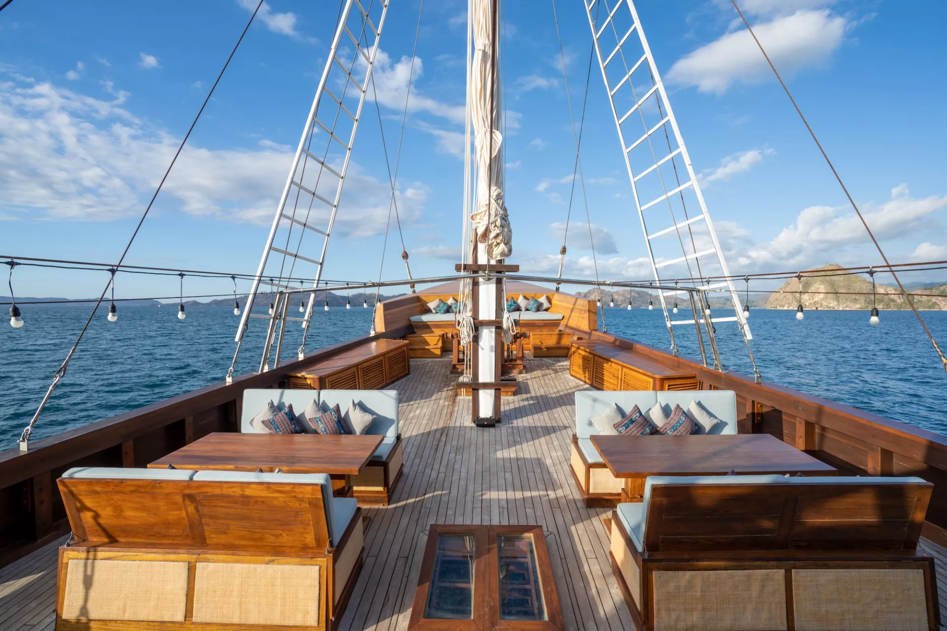 https://dev-api.arconyachts.com/storage/36165/conversions/y7k6GMTOe6PfygFzkz2co2jF5w0BDFF3henn6bD4-optimize.webp